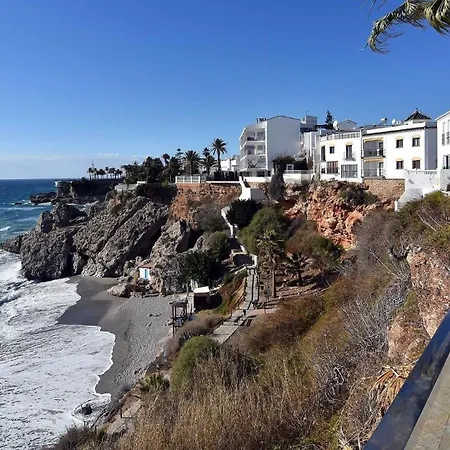 Mit Privatpool Fuer 6 Personen Ca 246 Qm In Nerja, Andalusien Costa Del Sol Tatil Evi